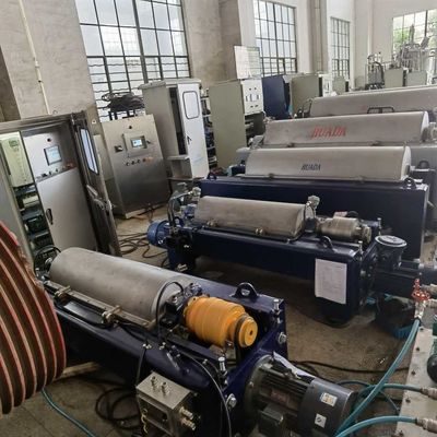 132kWデカンターは1500rpm訓練泥オイル沈積物を遠心分離機にかける