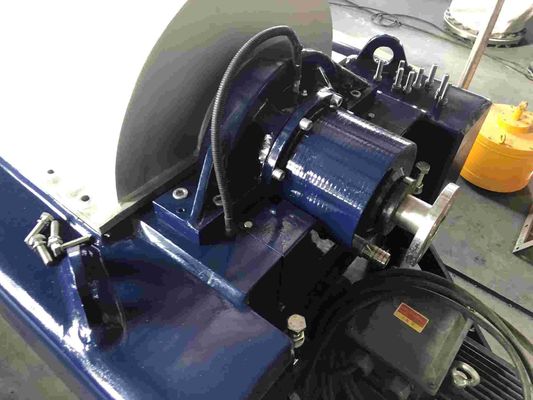 3200rpm三相沈積物の排水のデカンターは横の連続的遠心分離機にかける