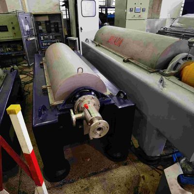 グルテンの澱粉設備のための横の三相デカンターの遠心分離機3600rpm